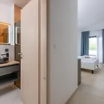 Beautiful Home In Rebici Nyaraló
