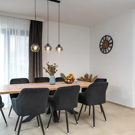 Luxurious In Feriehus Rebici