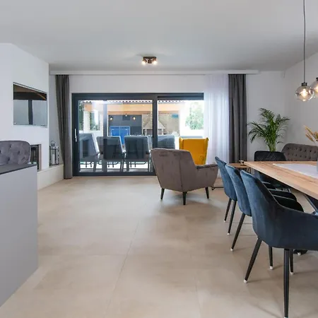 Luxurious In Feriehus Rebici