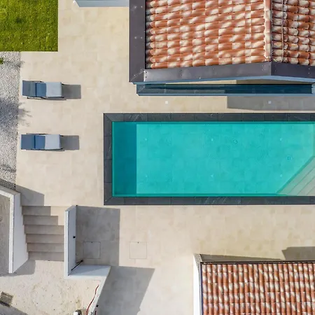 Feriehus Luxurious In Rebici