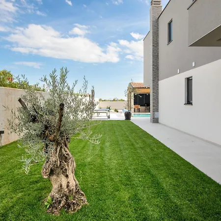 Beautiful Home In Rebici Rebići