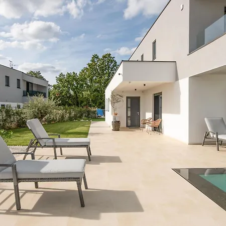 Feriehus Luxurious In Rebici